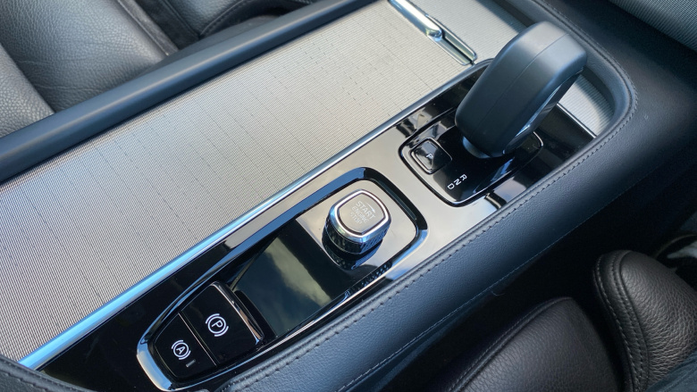 Volvo XC90 2.0 B5D [235] Plus Dark 5dr AWD Geartronic Diesel Estate